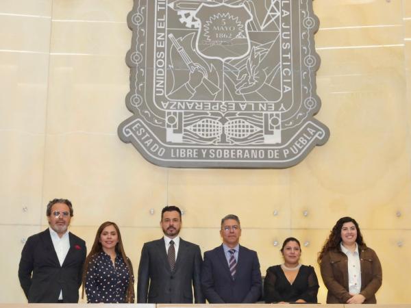 Por encima de diferencias políticas, el bienestar de las y los poblanos: García Parra