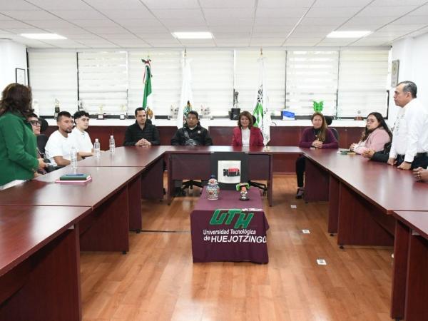 Fortalece UTH intercambios internacionales con la incorporación de estudiantes colombianos