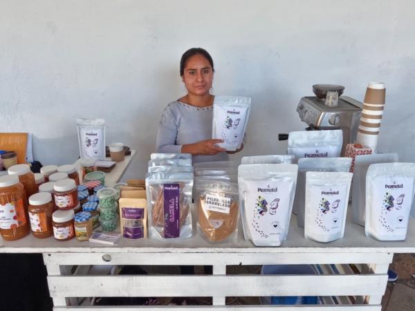 Salud y SADR fortalecen la economía local con Pabellón "Por Amor al Campo"