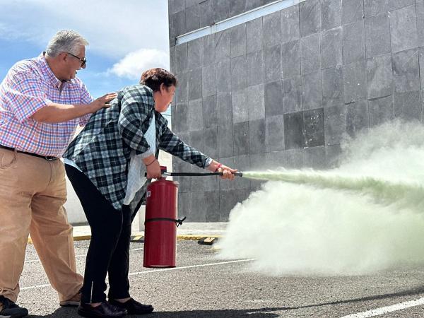 Refuerza IPMP confianza con capacitación en uso de extintores