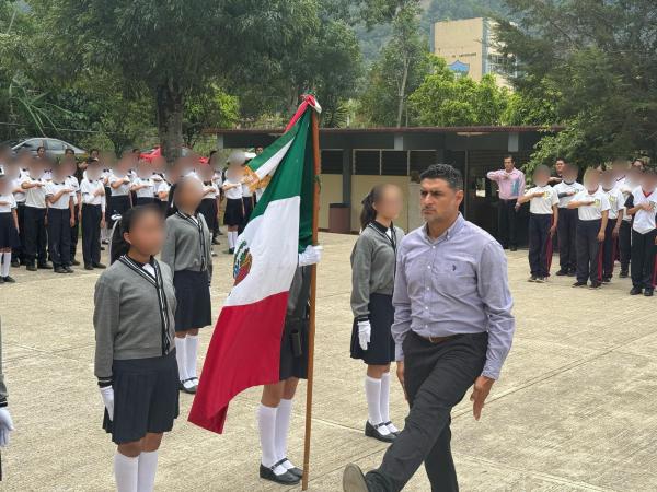 Inauguran mural “Rumbo a los 100 años de Secundarias Generales” en Cuautempan