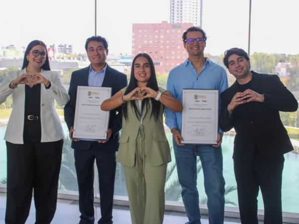 Gobierno del Puebla oferta becas formativas para jóvenes en el extranjero