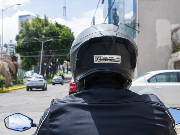 Inicia gobierno estatal entrega gratuita de chips para motociclistas en Puebla