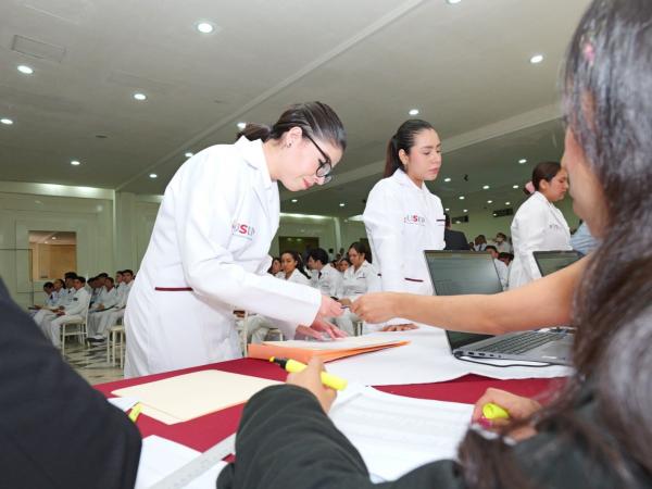 Con certeza y respaldo institucional, estudiantes de la USEP eligen plaza de servicio social
