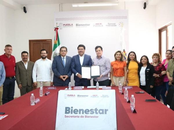 Convenio con universidades suma talentos por el bienestar de las familias