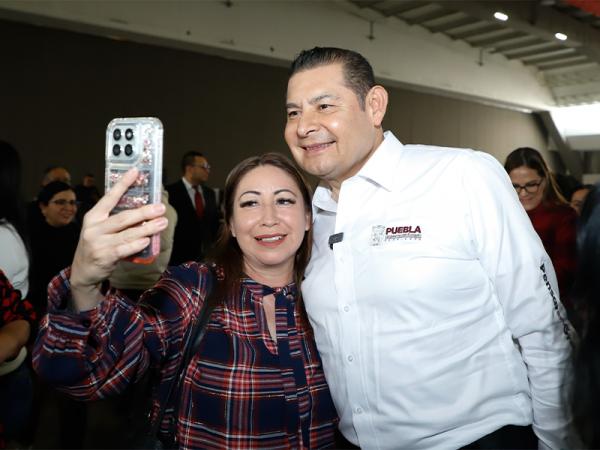 Colaborar, es un principio del humanismo mexicano que se aplica en el Gobierno de Puebla