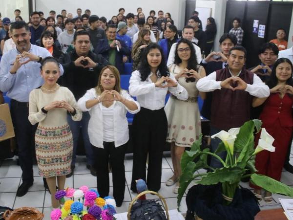 Para seguridad de pueblos indígenas, estudiantes reciben acreditación en lenguas originarias
