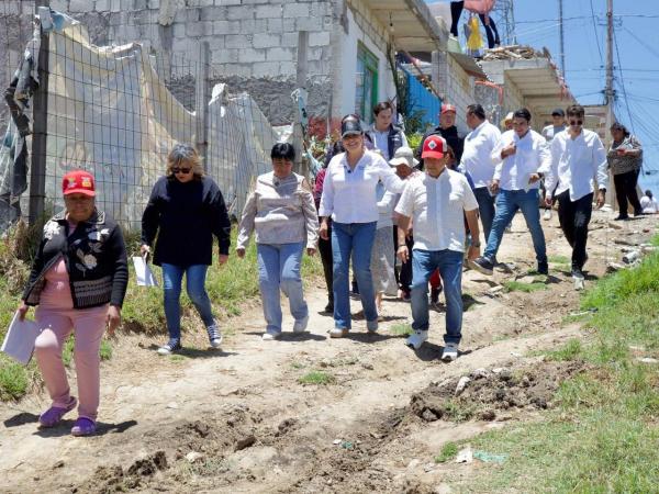 Entrega Secretaría de Bienestar cuartos dormitorio en Tehuacán