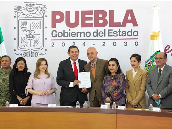 Recibe José Luis Sánchez Solá nombramiento como rector de la Universidad del Deporte