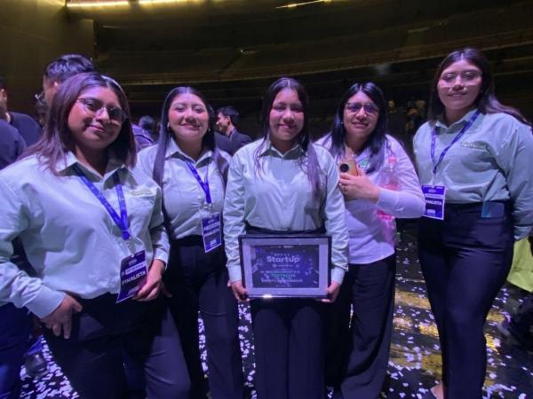 Obtienen estudiantes UTH reconocimiento al Mejor Espíritu Emprendedor StartUp 2026