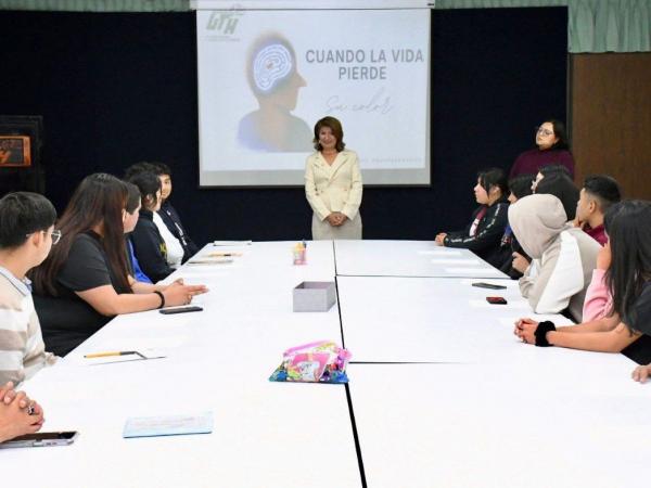 Instrumenta la UTH acciones contra la depresión juvenil con estrategias integrales