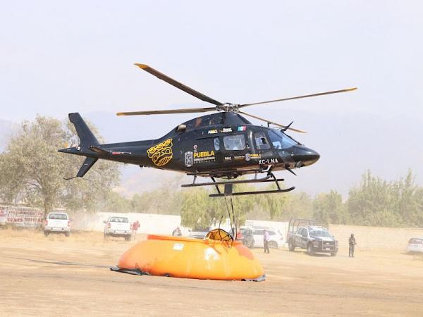 Por aire y por tierra gobernador Alejandro Armenta supervisa combate de incendios