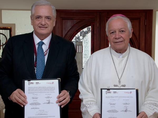 Con visión humanista, ISSSTEP firma convenio de colaboración con &quot;Cáritas&quot;