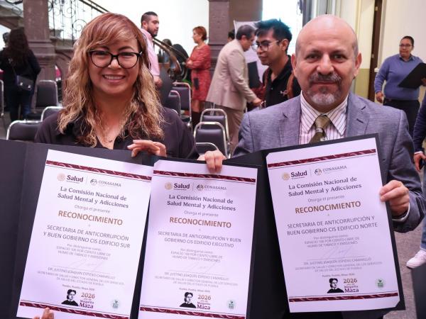 Recibe Secretaría Anticorrupción y Buen Gobierno reconocimientos por espacios libres de humo