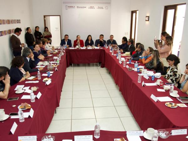 Gobierno de Puebla y Congreso ampliarán alcance de programas sociales