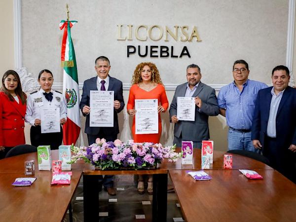 Firma Policía Auxiliar carta de adhesión con Liconsa Puebla