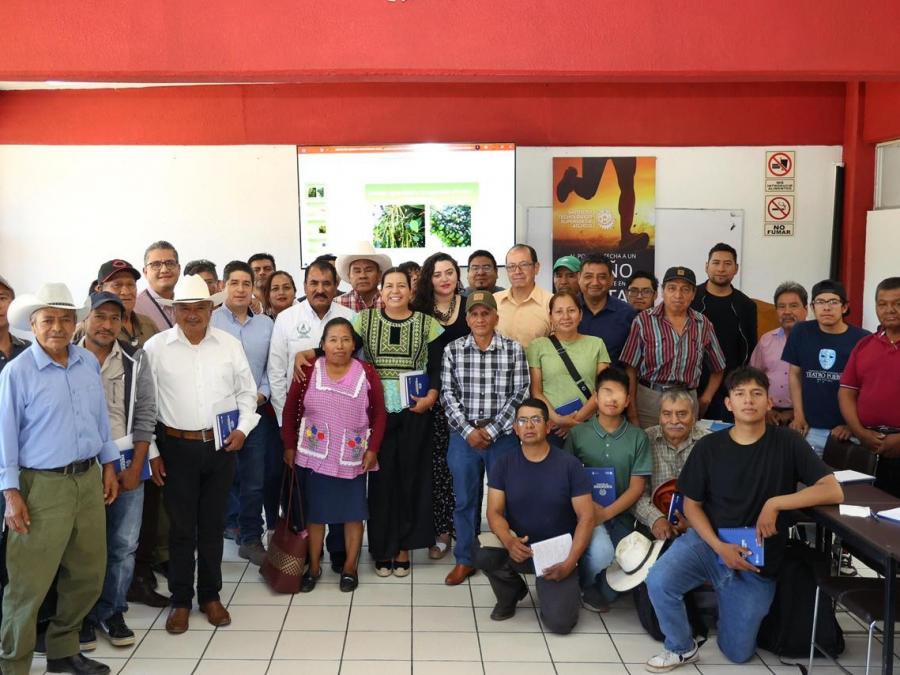 Con trabajo conjunto, gobierno estatal fortalece producción y sanidad del aguacate en Atlixco
