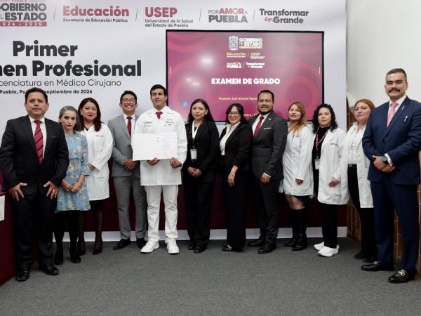 Primera generación de Médico Cirujano de la USEP culmina su formación