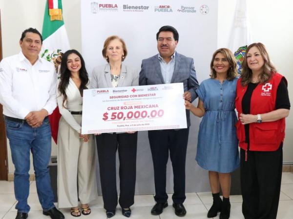 Bienestar entrega donativo a Cruz Roja para fortalecer su labor