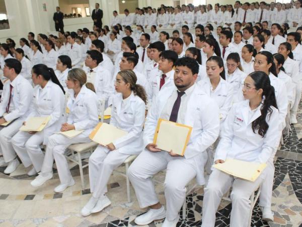 Iniciarán internado rotatorio de pregrado 230 estudiantes de la USEP