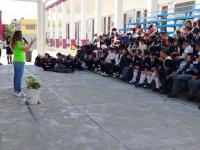 La piloto Majo Rodr&iacute;guez comparte su experiencia con estudiantes poblanos