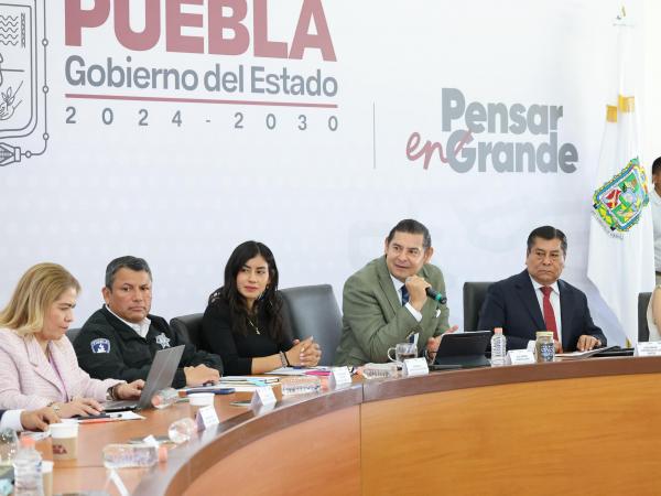 Escuadrón de Maquinaria rehabilita el equivalente a 300 calles para seguridad y bienestar de poblanos