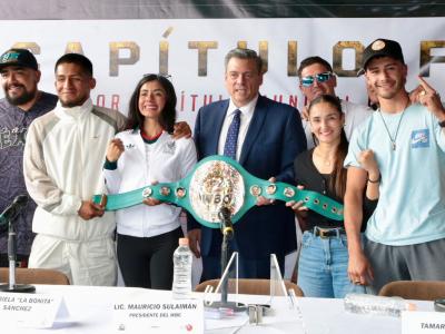 Presidente del CMB, Mauricio Sulaim&aacute;n, presenta el cap&iacute;tulo final entre Gaby "La Bonita" S&aacute;nchez y la argentina Tamara Demarco