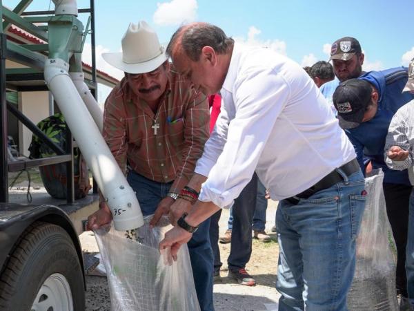 Inicia entrega de frijol negro para programas del Sistema Estatal DIF
