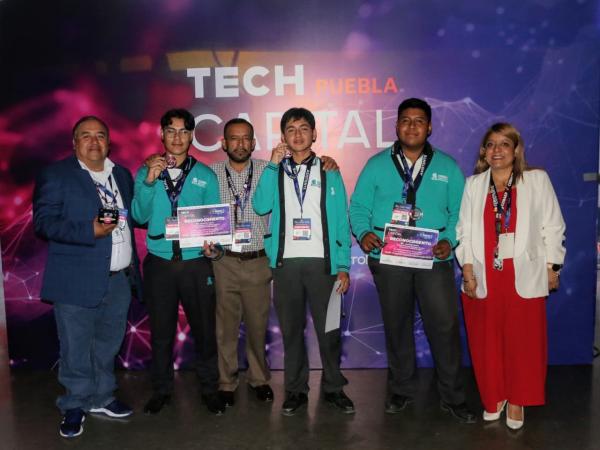 Destaca COBAEP en competencia estatal de robótica