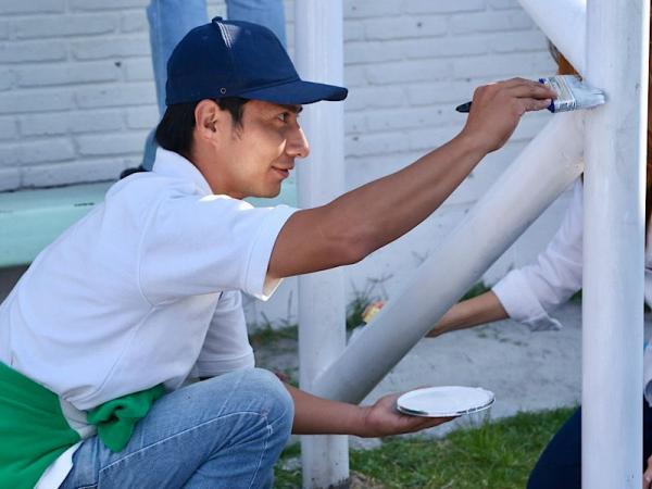 Faena comunitaria en la Escuela Vicente Suárez