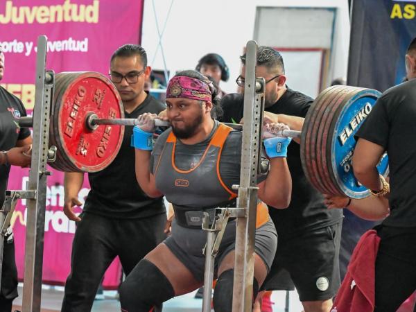Puebla realiza por primera vez el Estatal de Powerlifting