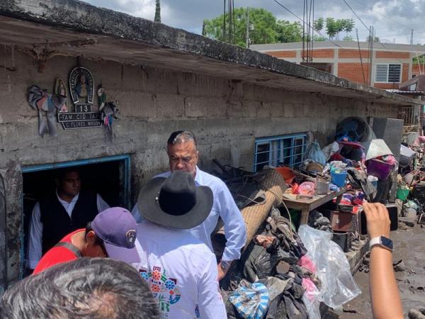 Garantiza Bienestar atención a comunidades afectadas por tromba