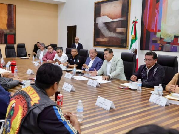 Gobierno Estatal y Congreso acuerdan mesas de trabajo con motociclistas para analizar la Ley de Movilidad