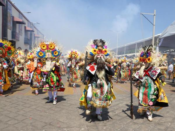 Segundo año con saldo blanco y sana convivencia en Carnaval de Huejotzingo: Gobierno Estatal