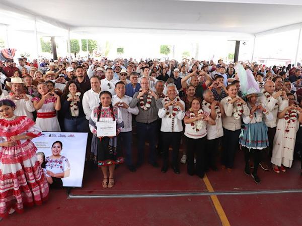 Con humanismo, en Puebla se fortalecen y preservan las lenguas maternas