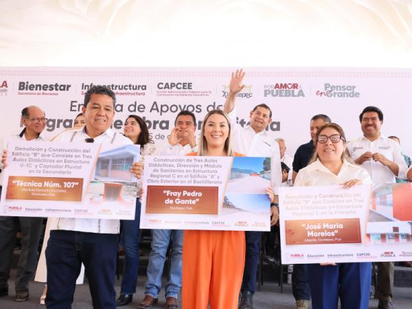 Gobierno de Puebla concreta 41 proyectos de obra comunitaria en Xicotepec