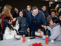 Miles de poblanas y poblanos conviven en armon&iacute;a navide&ntilde;a con el gobernador Alejandro Armenta