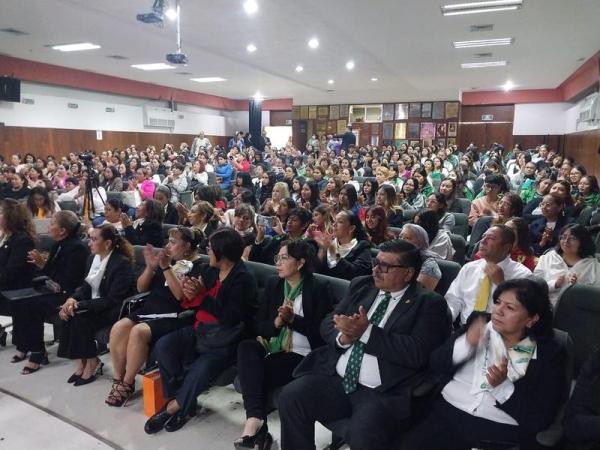Realizan encuentro entre maestros y normalistas con enfoque hacia la transformación educativa