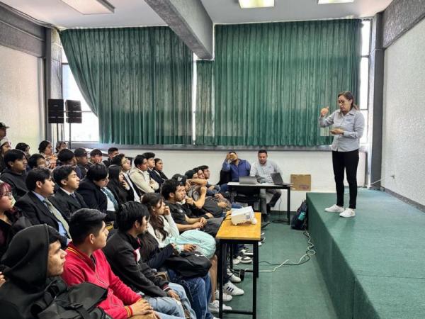 Plática de Orientación Profesional por Grupo Cantabria en UTTECAM