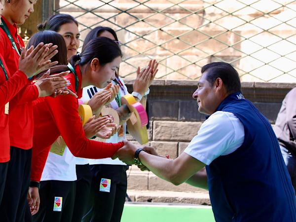 Familias vibran con Mundial de Tiro con Arco, Gobernador Armenta Mier asiste a finales