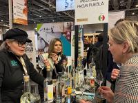 Gobierno estatal impulsa mezcal poblano en &ldquo;Wine Paris 2025&rdquo;