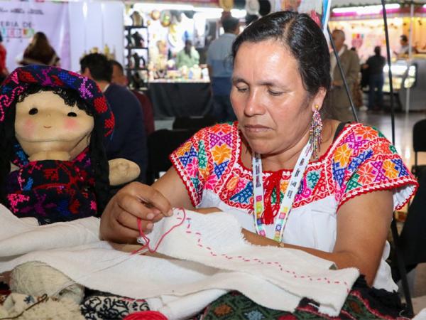 Feria de Puebla promueve lectura y talento poblano