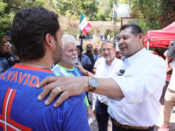 Armenta Mier mantiene cercanía con la gente y encabeza por tercer día consecutivo vigilancia para una Semana Santa Segura