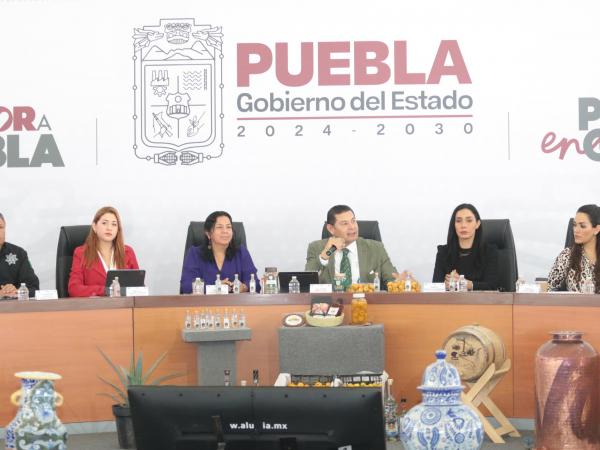 Gobierno de Puebla ilumina la navidad con valores familiares en Centro Expositor