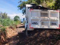Con m&oacute;dulos de maquinaria Gobierno Estatal apertura caminos y mejora conectividad