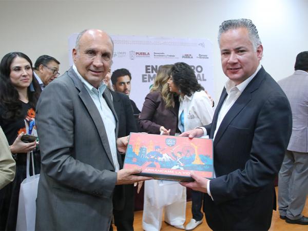 Gobierno federal y estatal impulsan registro de patentes y protección de industria local