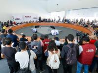 "Mega obras, no mega saqueos; mega obras, no mega deudas": Armenta