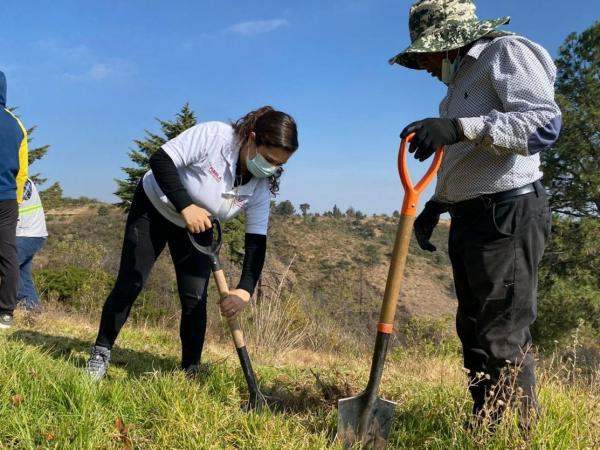 Participa CEASPUE en jornada de limpieza del Atoyac y reforestación en Domingo Arenas