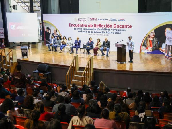 Realiza SEP Encuentro de Reflexión sobre Plan de Estudios 2022 con docentes de Puebla