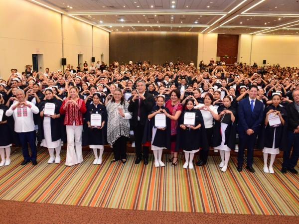 USEP consolida Humanismo Mexicano en salud, con tercera generación de profesionales